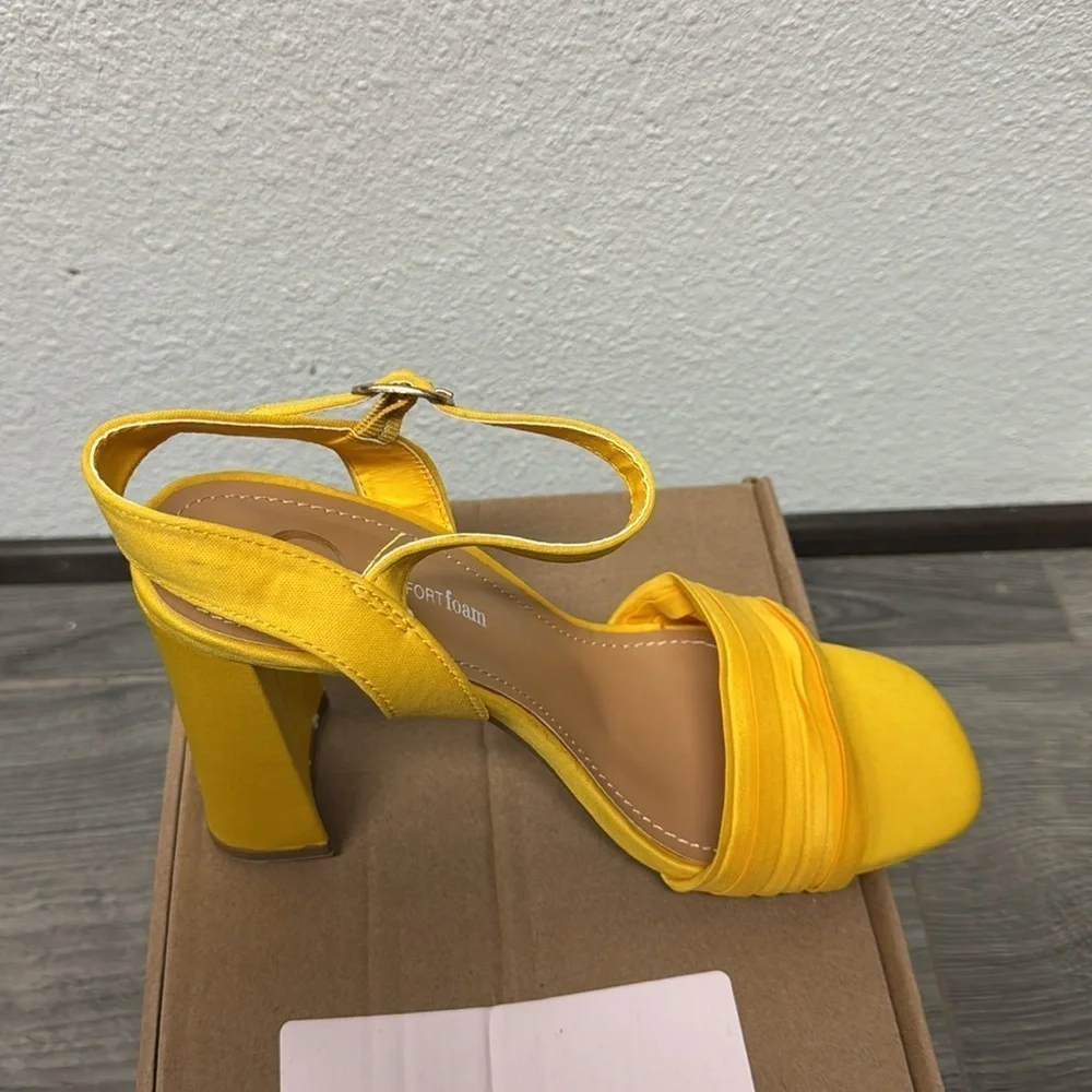 Journee Collection Womens Skiler Tru Comfort Foam Open Square Toe Block Heel